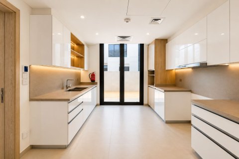 Villa in Jebel Ali, Dubai 4 bedrooms, 656.53 sq.m. № 142249 - photo 4