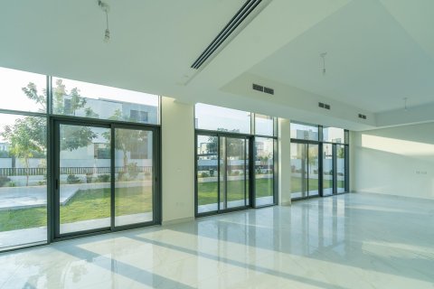 Villa à Al Furjan, Dubai, 5 chambres, 667.74 m², № 142248 - photo 5