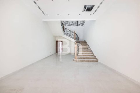 Villa à Al Quoz, Dubai, 7 chambres, 1115 m², № 23032 - photo 2