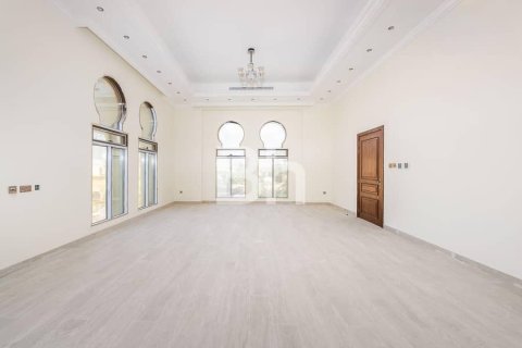 Villa à Al Quoz, Dubai, 7 chambres, 1115 m², № 23032 - photo 3