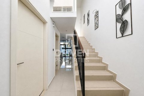 Adosado en Dubai, 2 dormitorios, 133.41 m², № 142845 - foto 5