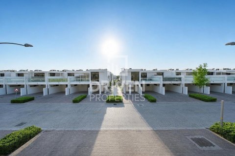Adosado en Dubai, 2 dormitorios, 133.41 m², № 142845 - foto 21