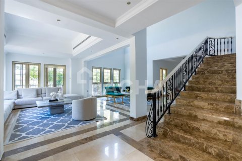 Villa en Dubai, 4 dormitorios, 501.7 m², № 7017 - foto 2
