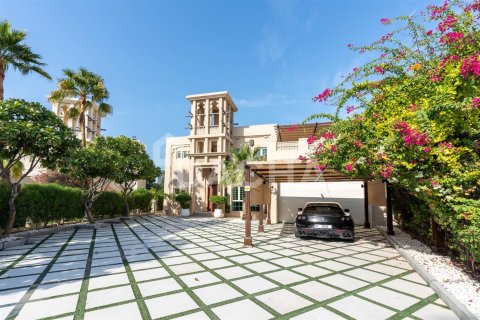 Villa en Dubai, 4 dormitorios, 501.7 m², № 7017 - foto 1