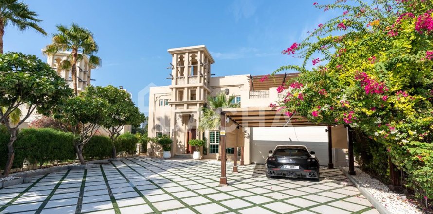 Villa en Dubai, 4 dormitorios, 501.7 m², № 7017