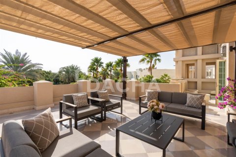 Villa en Dubai, 4 dormitorios, 501.7 m², № 7017 - foto 12