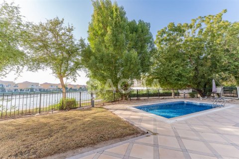Villa en Dubai, 4 dormitorios, 492.4 m², № 7026 - foto 11