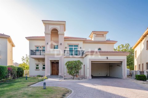 Villa en Dubai, 4 dormitorios, 492.4 m², № 7026 - foto 12