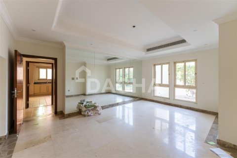 Villa en Dubai, 4 dormitorios, 492.4 m², № 7026 - foto 5