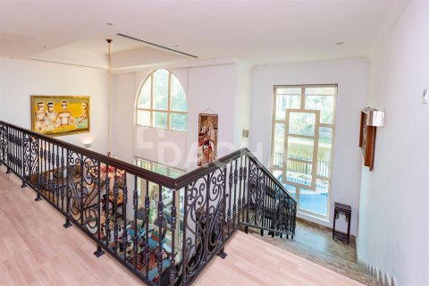 Villa en Dubai, 4 dormitorios, 511 m², № 7019 - foto 9