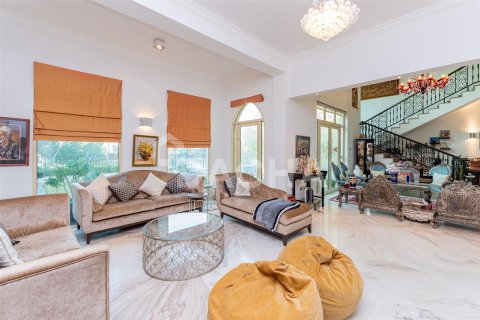 Villa en Dubai, 4 dormitorios, 511 m², № 7019 - foto 4