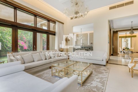 Villa in Al Barari, Dubai 6 bedrooms, 1010 sq.m. № 5026 - photo 1