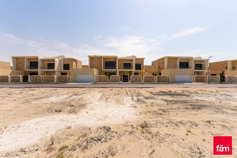 Купить земельный участок в Джабаль-Али, Дубай: 900м², № 5017 - фото 2