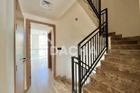 Купить таунхаус в Дубай Инвестмент Парке, Дубай: 4 спальни, 80м², № 105055 - фото 6