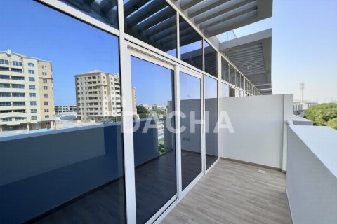 Купить таунхаус в Дубай Инвестмент Парке, Дубай: 4 спальни, 80м², № 105055 - фото 2