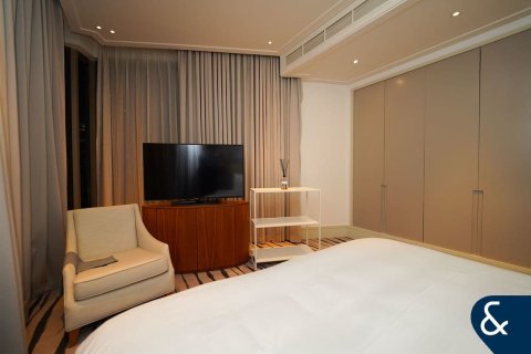 Apartment in Downtown Dubai (Downtown Burj Dubai), Dubai 2 bedrooms, 152 sq.m. № 99147 - photo 13