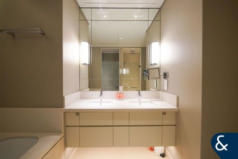 Apartment in Downtown Dubai (Downtown Burj Dubai), Dubai 2 bedrooms, 152 sq.m. № 99147 - photo 20