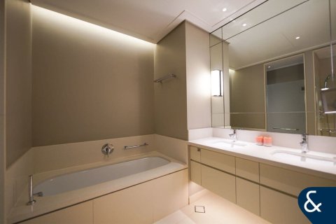 Apartment in Downtown Dubai (Downtown Burj Dubai), Dubai 2 bedrooms, 152 sq.m. № 99147 - photo 17