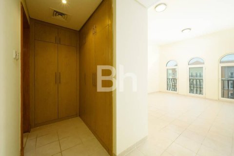 Apartment in Discovery Gardens, Dubai 2 bedrooms, 138 sq.m. № 21629 - photo 9