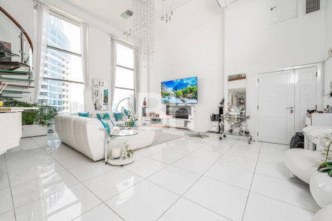 Купить квартиру в Джумейра Бич Резиденс, Дубай: 3 спальни, 171м², № 21625 - фото 2