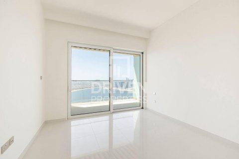 Apartment in EMAAR Beachfront, Dubai Harbour, Dubai 3 bedrooms, 227 sq.m. № 86715 - photo 14