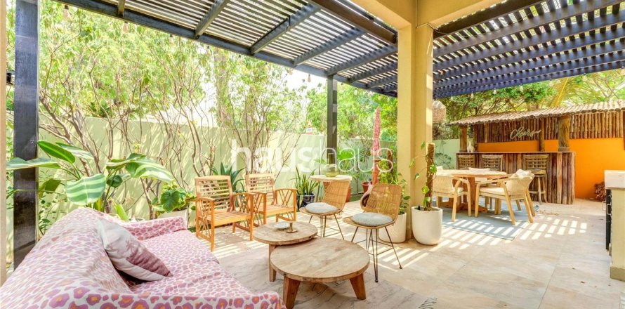 Вилла в The Lakes, Дубай, 3 спальни, 337м², № 43756