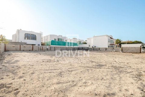 Terreno en Umm Suqeim, Dubai, 1117.62 m², № 135910 - foto 9