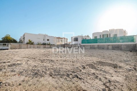 Terreno en Umm Suqeim, Dubai, 1117.62 m², № 135910 - foto 3