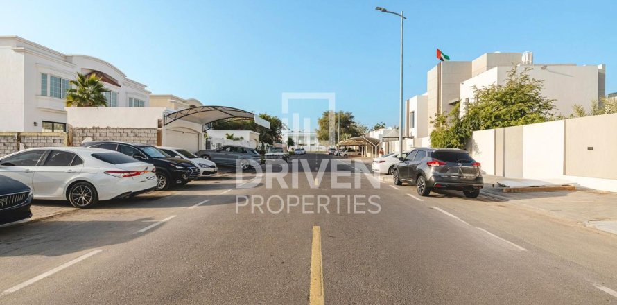 Terreno en Umm Suqeim, Dubai, 1117.62 m², № 135910