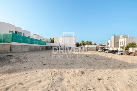 Terreno en Umm Suqeim, Dubai, 1117.62 m², № 135910 - foto 8
