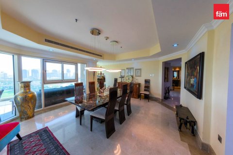 Penthouse in Dubai Sports City, Dubai 4 bedrooms, 455.9 sq.m. № 10535 - photo 9