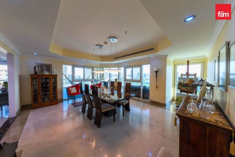 Penthouse in Dubai Sports City, Dubai 4 bedrooms, 455.9 sq.m. № 10535 - photo 8