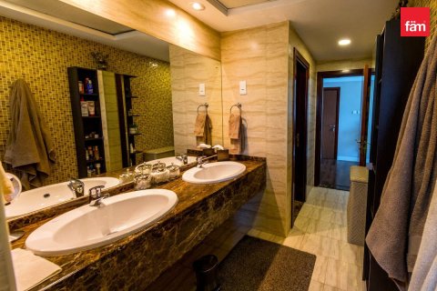 Penthouse in Dubai Sports City, Dubai 4 bedrooms, 455.9 sq.m. № 10535 - photo 16