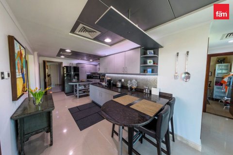 Penthouse in Dubai Sports City, Dubai 4 bedrooms, 455.9 sq.m. № 10535 - photo 12