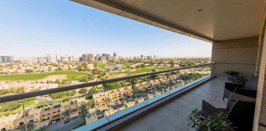 Penthouse in Dubai Sports City, Dubai 4 bedrooms, 455.9 sq.m. № 10535
