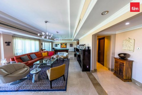 Penthouse in Dubai Sports City, Dubai 4 bedrooms, 455.9 sq.m. № 10535 - photo 5