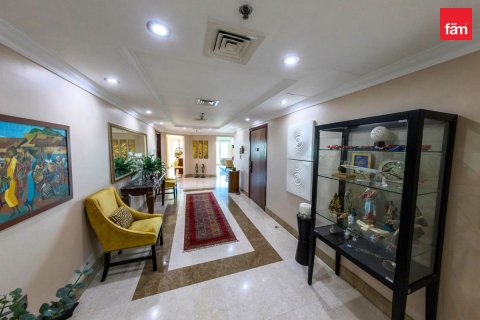 Penthouse in Dubai Sports City, Dubai 4 bedrooms, 455.9 sq.m. № 10535 - photo 4