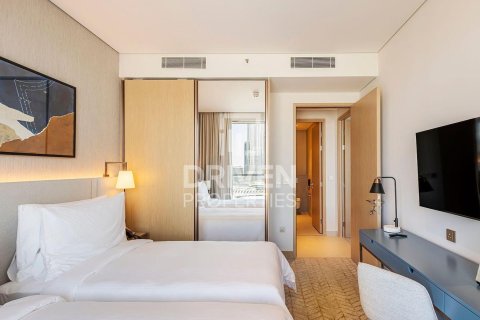 Apartment in Vida Residences Dubai Mall, Downtown Dubai (Downtown Burj Dubai), Dubai 2 bedrooms, 112.69 sq.m. № 128384 - photo 3