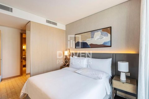 Apartment in Vida Residences Dubai Mall, Downtown Dubai (Downtown Burj Dubai), Dubai 2 bedrooms, 112.69 sq.m. № 128384 - photo 14