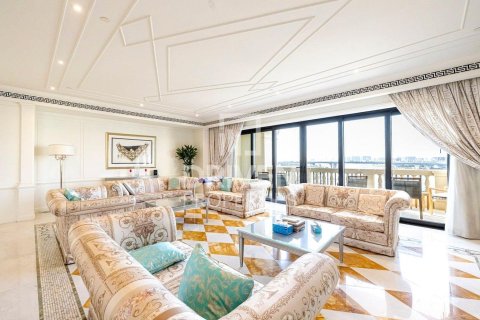 Apartment in Palazzo Versace, Culture Village, Dubai 4 bedrooms, 467.77 sq.m. № 128380 - photo 3