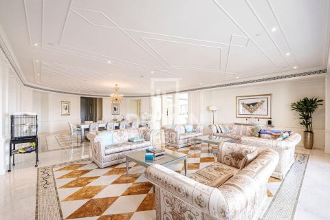 Apartment in Palazzo Versace, Culture Village, Dubai 4 bedrooms, 467.77 sq.m. № 128380 - photo 2