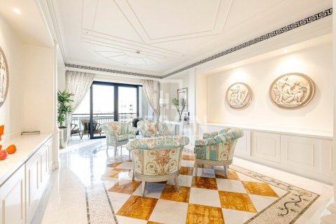 Apartment in Palazzo Versace, Culture Village, Dubai 4 bedrooms, 467.77 sq.m. № 128380 - photo 7