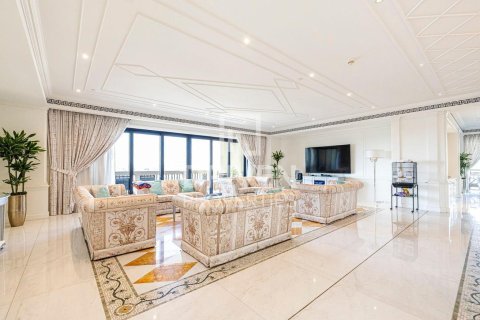 Apartment in Palazzo Versace, Culture Village, Dubai 4 bedrooms, 467.77 sq.m. № 128380 - photo 4