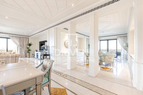 Apartment in Palazzo Versace, Culture Village, Dubai 4 bedrooms, 467.77 sq.m. № 128380 - photo 9
