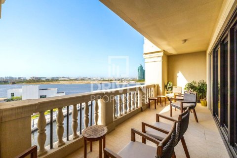 Apartment in Palazzo Versace, Culture Village, Dubai 4 bedrooms, 467.77 sq.m. № 128380 - photo 20