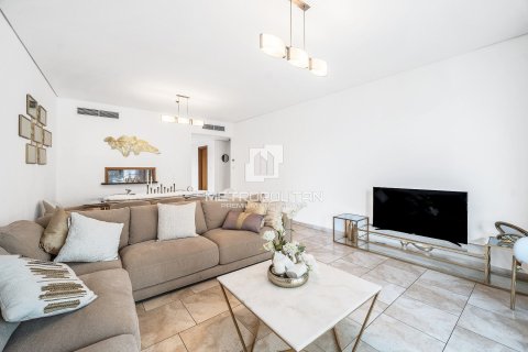 Apartment in Jumeirah Beach Residence, Dubai 2 bedrooms, 153 sq.m. № 73172 - photo 1