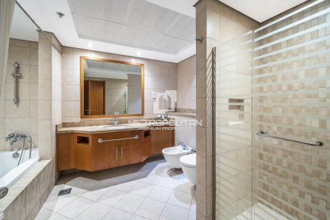 Apartment in Jumeirah Beach Residence, Dubai 2 bedrooms, 153 sq.m. № 73172 - photo 16