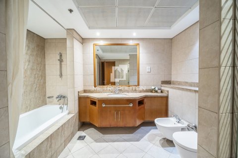 Apartment in Jumeirah Beach Residence, Dubai 2 bedrooms, 153 sq.m. № 73172 - photo 15