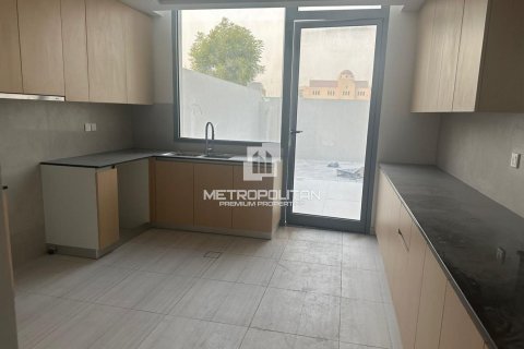 Townhouse in wasl gate, Dubai 3 bedrooms, 480 sq.m. № 73164 - photo 3