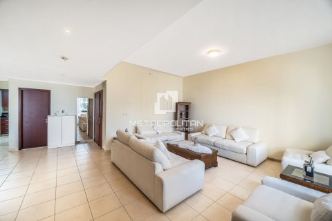 Apartment in Bahar, Jumeirah Beach Residence, Dubai 2 bedrooms, 135 sq.m. № 73170 - photo 1